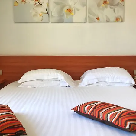 Hotel Colbert 3*