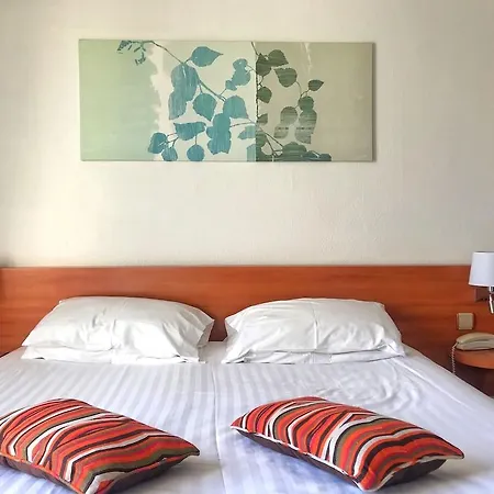 Colbert Hotel