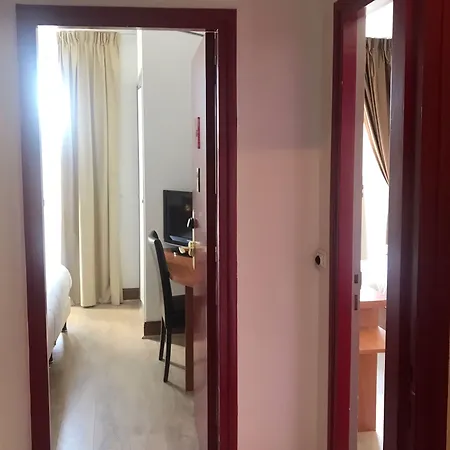 فندق Colbert سان جان دو لوز