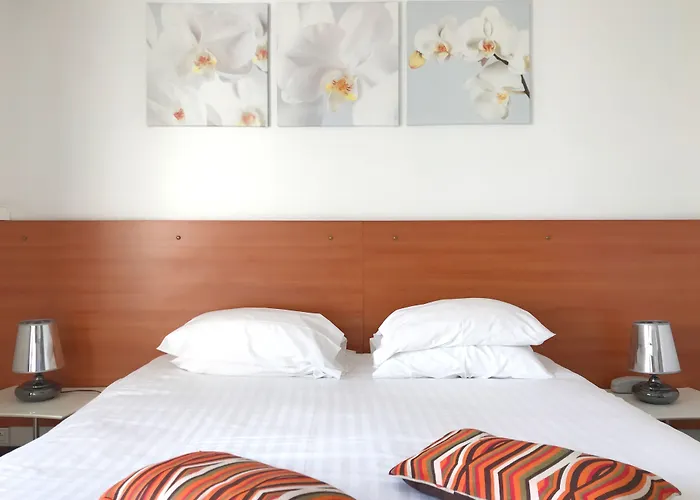 Colbert Szálloda 3*