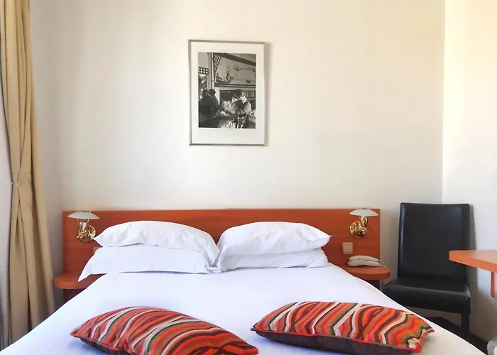 Szálloda Colbert 3*